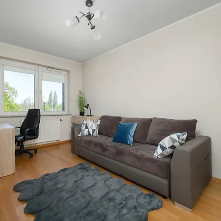 Rodzinny Z Dwiema Sypialniami I Balkonem We Wroclawiu By Renters Vratislav
