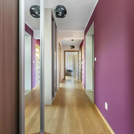 Rodzinny Z Dwiema Sypialniami I Balkonem We Wroclawiu By Renters *